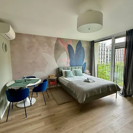 The Krochmalna Botanical Suite, Unique Design & View Apartamento Varsóvia
